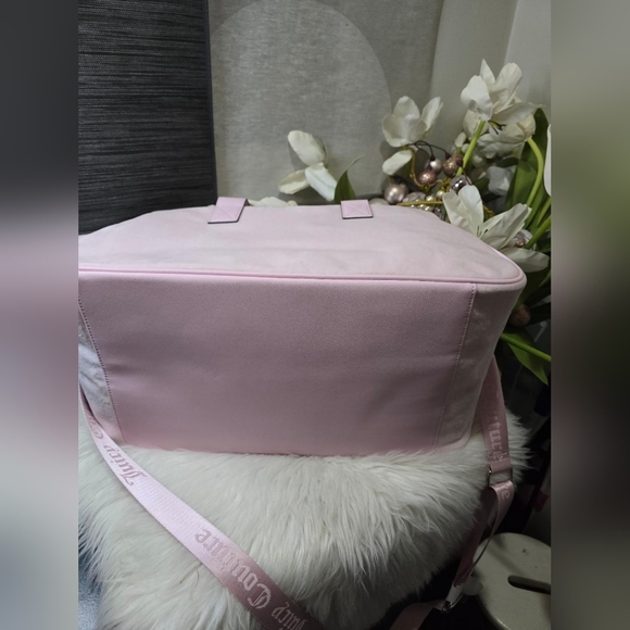 Juicy Couture Pink Duffel Bag, LED Vanity Mirror, And Juicy Coture Lipgloss  👑 - Picture 8 of 12